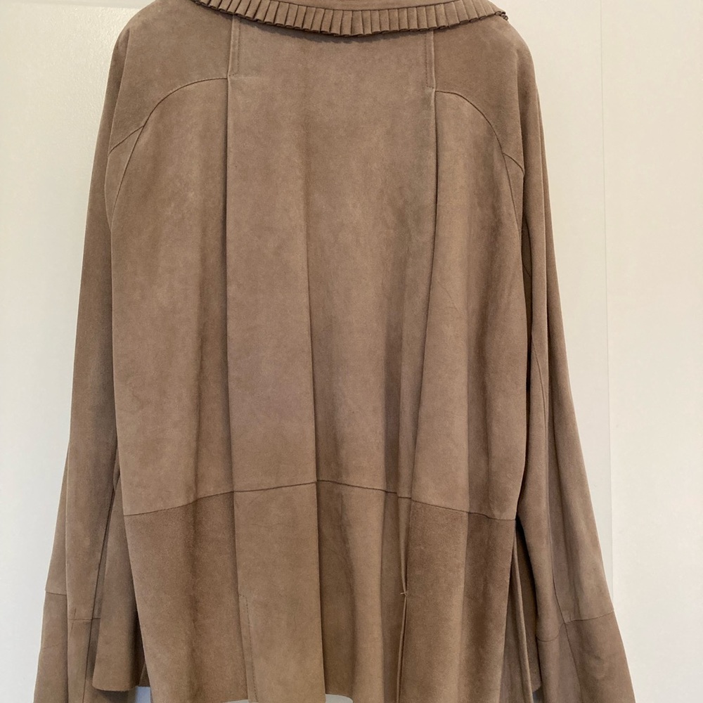 MaxMara Italian suede luxury jacket, size 12-14 - Picture 4 of 12
